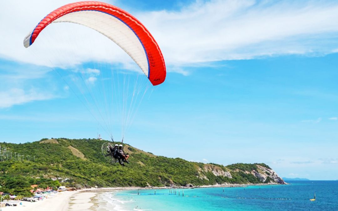 กิจกรรม Paragliding เกาะล้าน